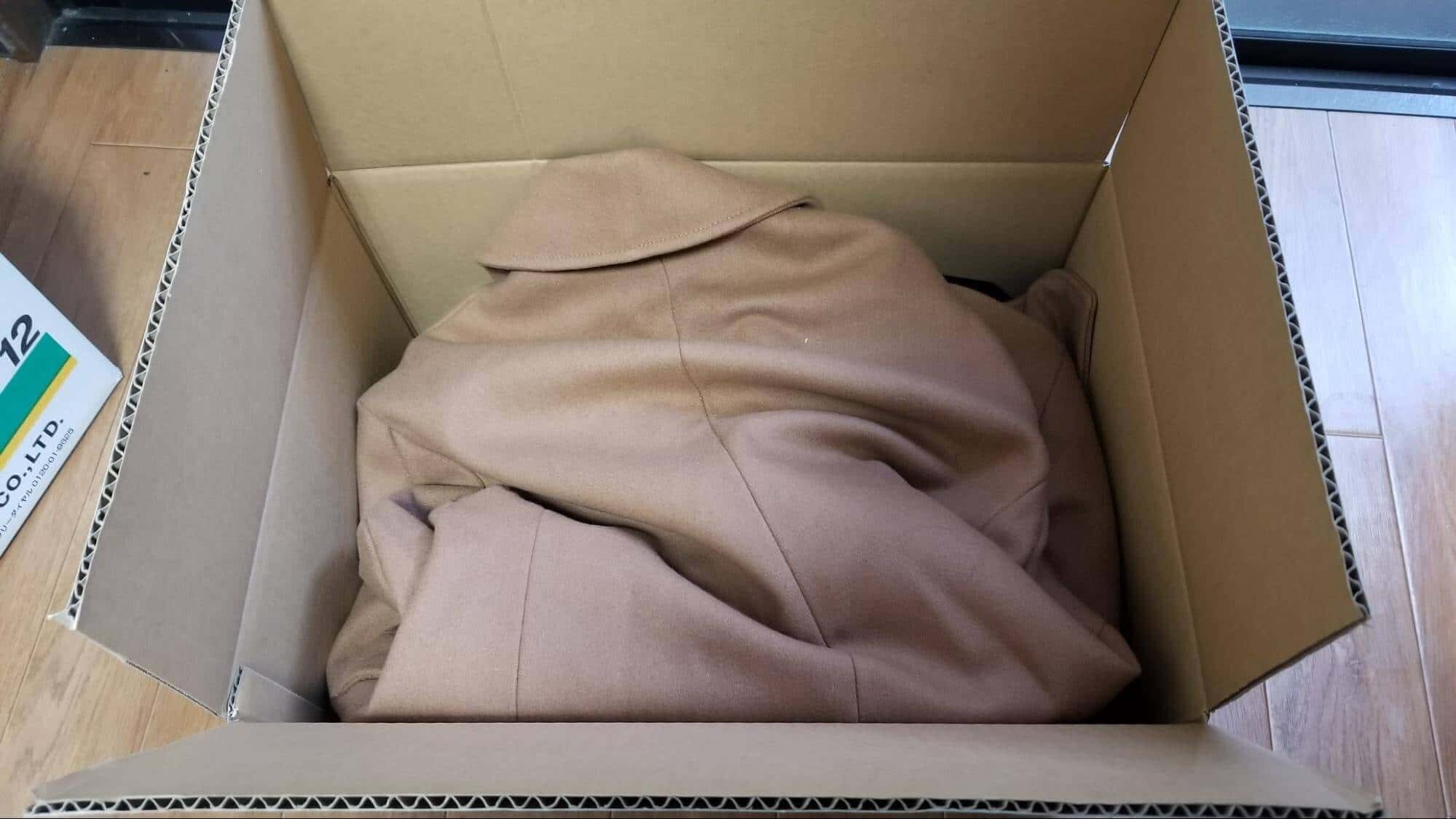 衣類 ダンボールづめ